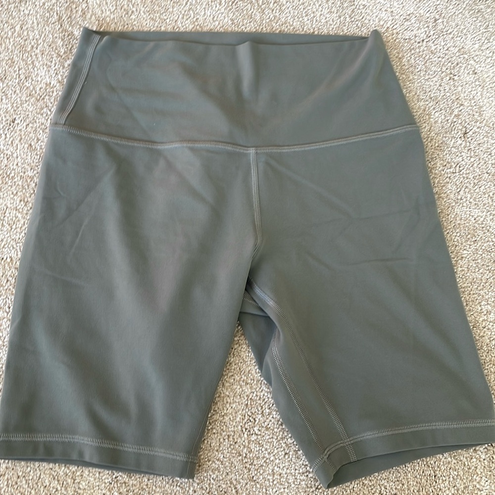 Lululemon Align high rise biker short 8”